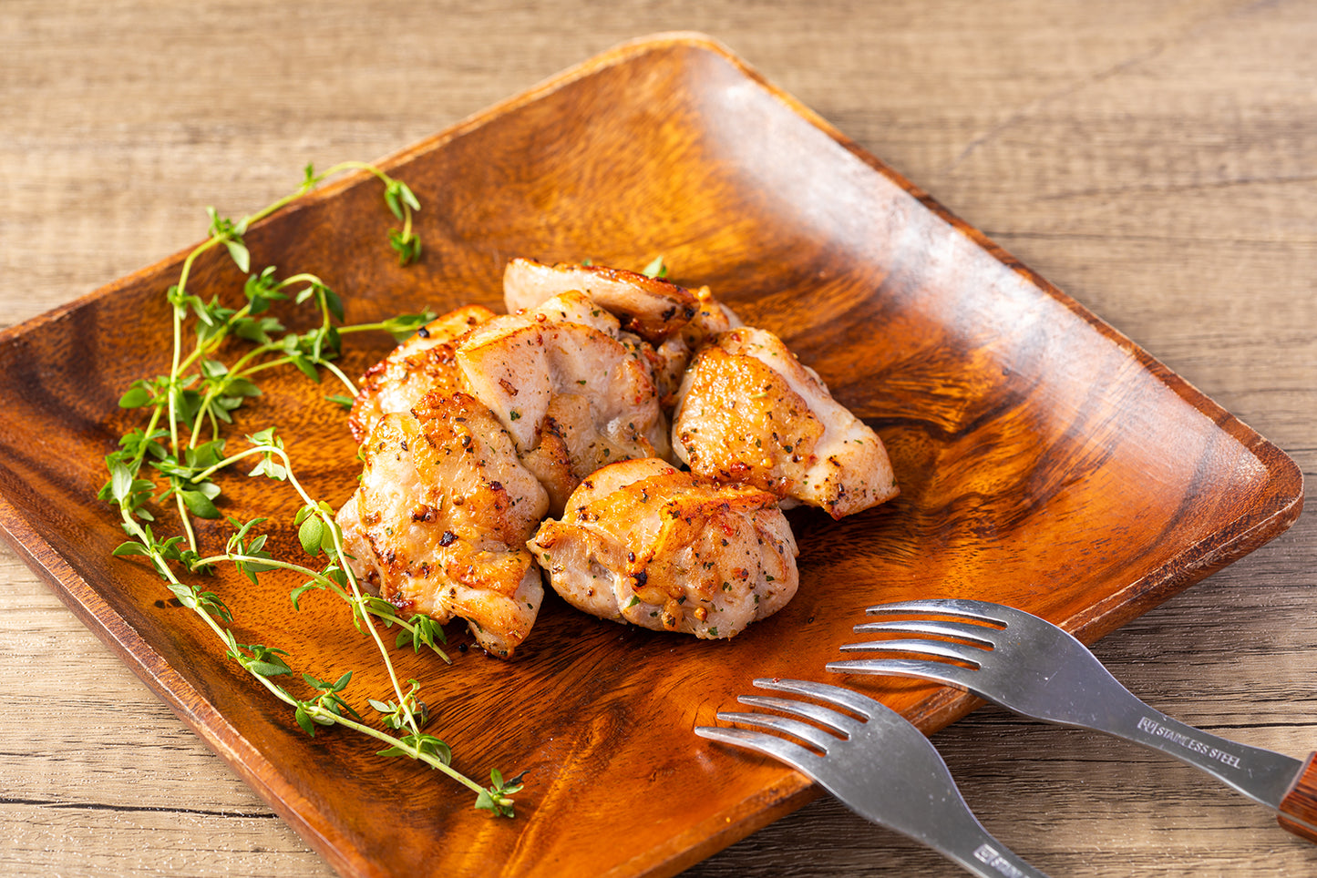 【単品】鶏モモバジルソース